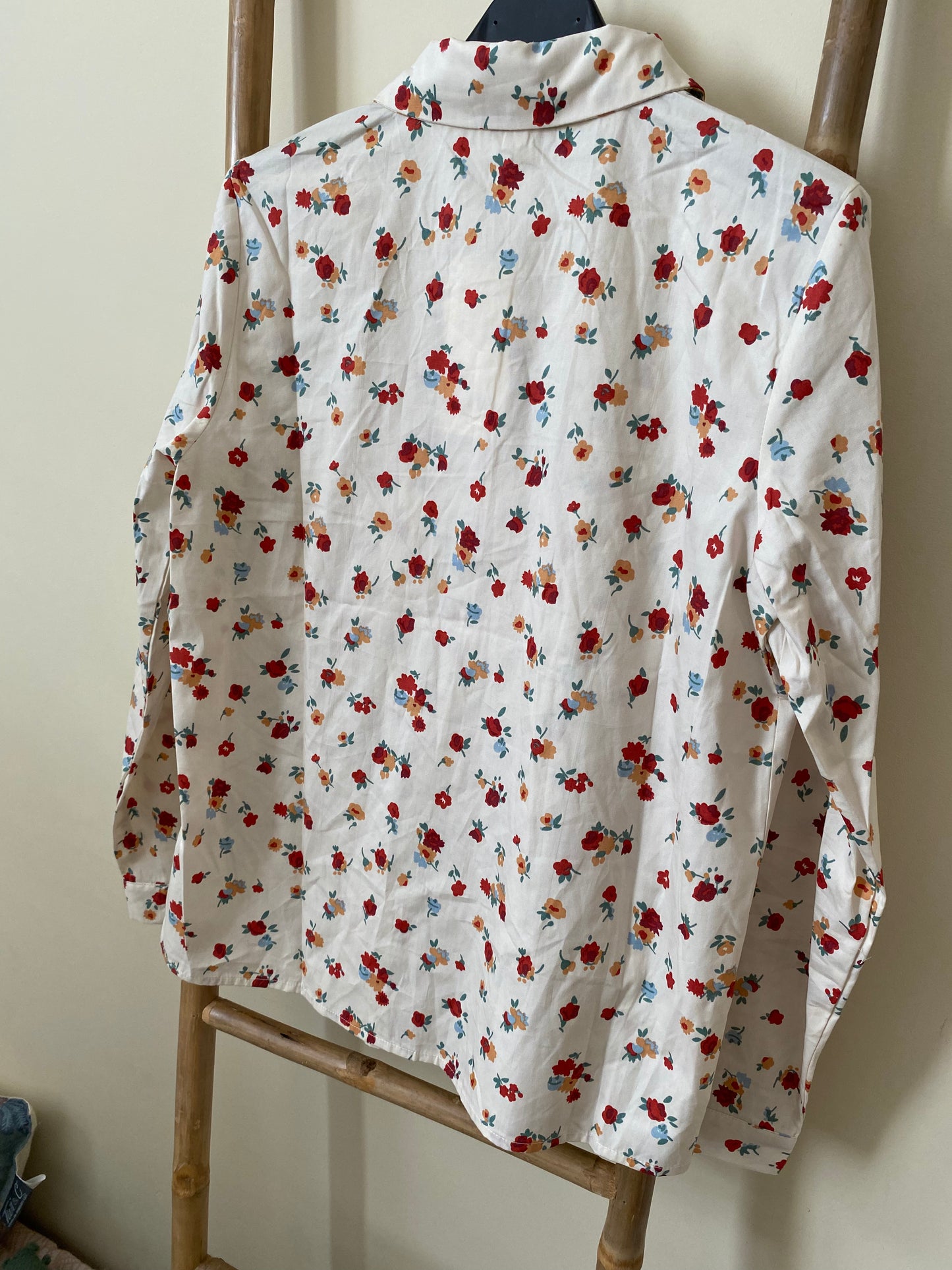 Chemise écrue à motifs